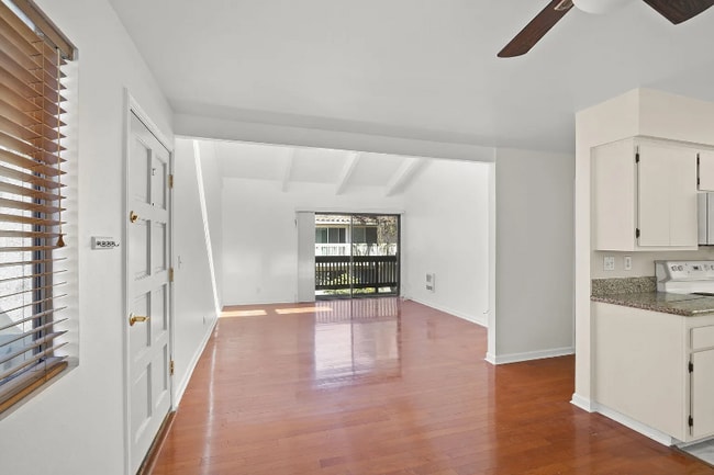 Building Photo - 35 Dearborn Pl