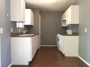 Building Photo - 5105 Pepper Ln