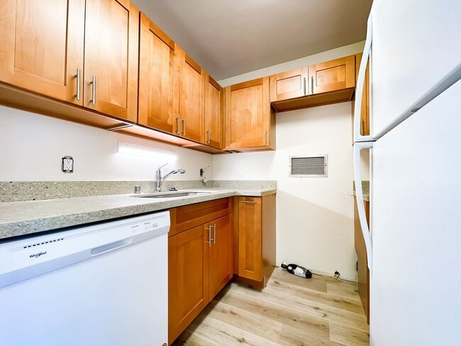 Building Photo - 1600 Wilikina Dr