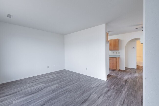 Foto del edificio - 3123 N Truwood Dr