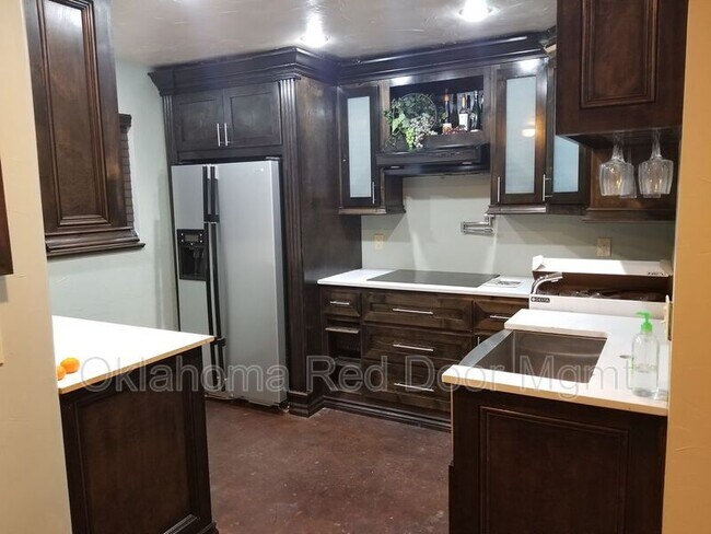 Foto del edificio - 1620 Claudia Dr