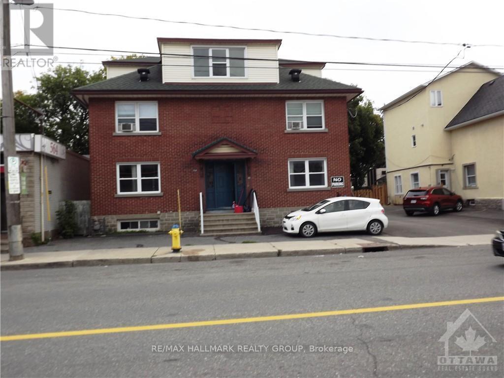 Primary Photo - 570-570 Gladstone Ave