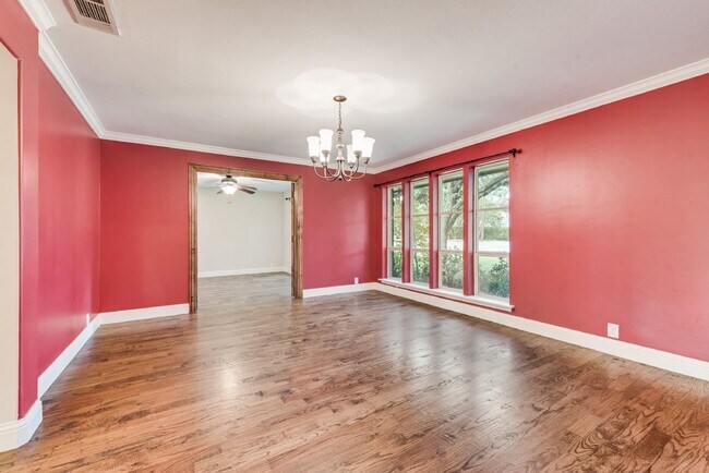 Building Photo - Spacious Elegance 5-Bed, 4.5-Bath Home wit...