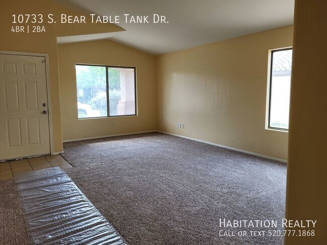 Building Photo - Rancho Del Lago Spacious 4-BD 2BA