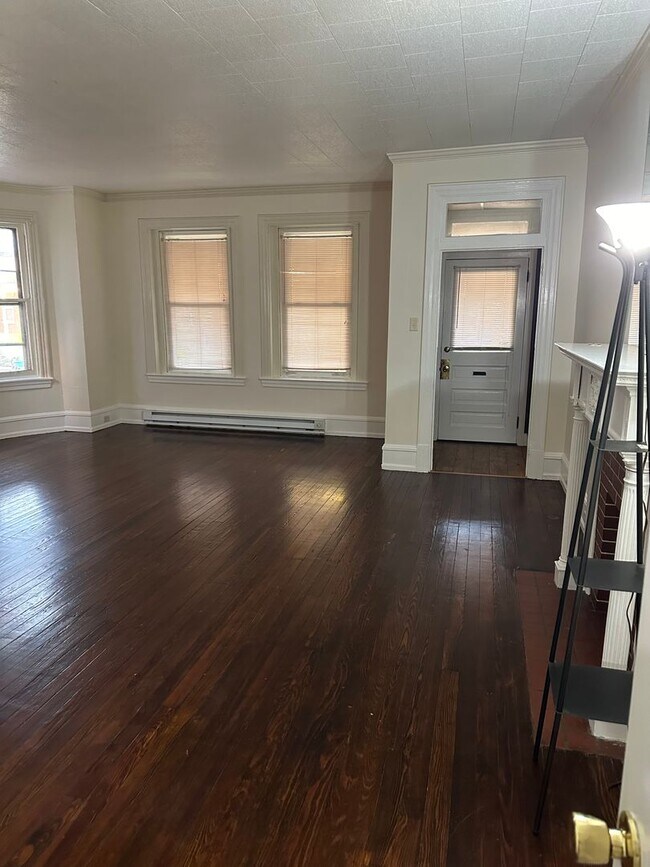 Foto del edificio - 825 Columbia Ave