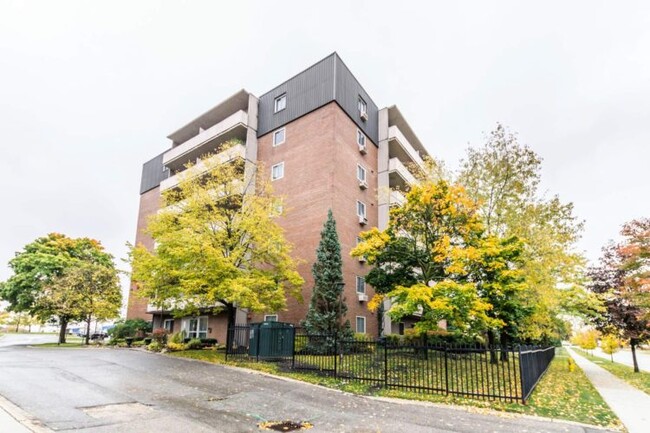 Photo du bâtiment - 2 Bedroom Apartment for Rent! White Oaks *...