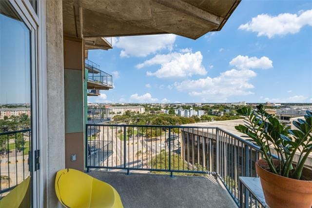 Building Photo - 1001 Belleview St