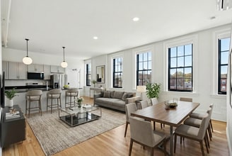 Building Photo - 129 Main St