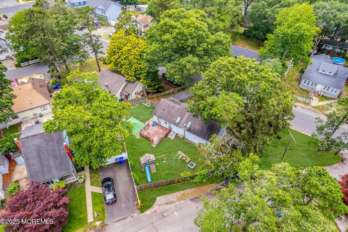 Primary Photo - Short distance to beaches, shopping and pa...