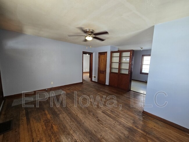 Building Photo - 407 Linden Ave