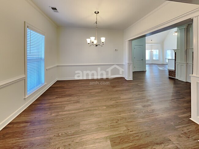 Building Photo - 7501 Mary Dr