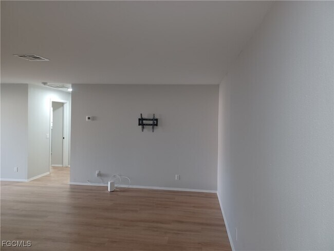 Foto del edificio - 937 SE 23rd Pl