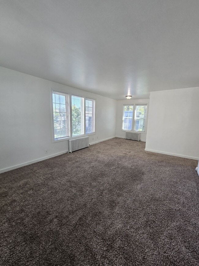 Foto del edificio - 449 NE Winchester St
