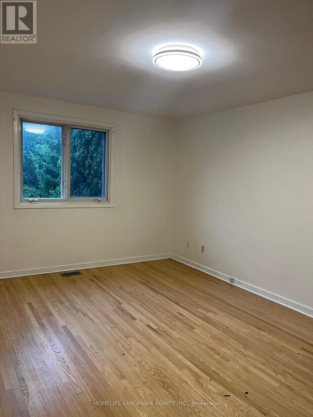 Building Photo - 3290 Spruce Ave