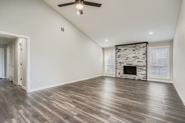 Foto del edificio - 3809 Misty Meadow Dr