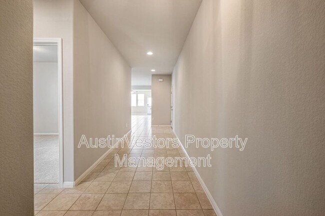 Building Photo - 244 E Broade St