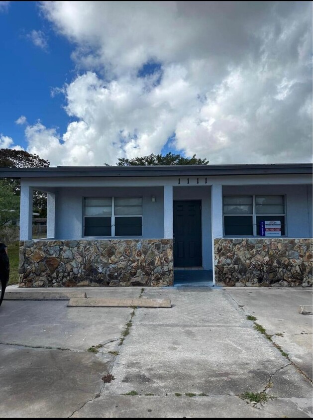 1113 N 21st St, Fort Pierce, FL 34950 - Room for Rent in Fort Pierce ...