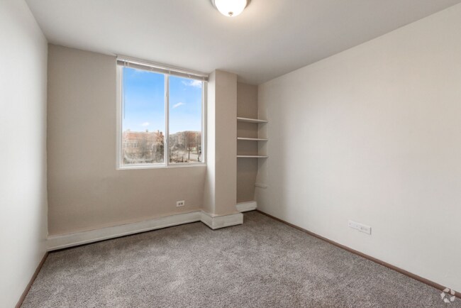 Building Photo - 3575 N Oakland Ave