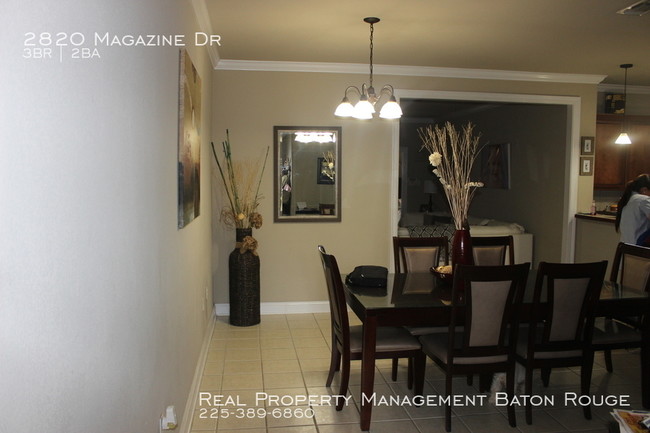 Building Photo - Beautiful Townhouse on Quiet Street