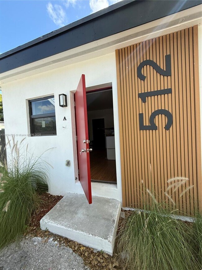 Building Photo - 512 NW 2nd Ave