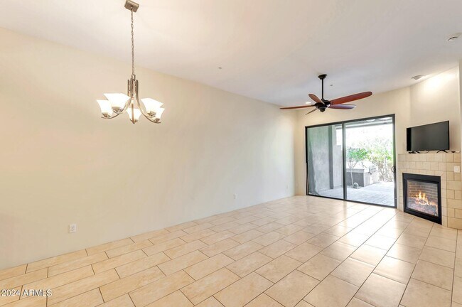Foto del edificio - 36600 N Cave Creek Rd