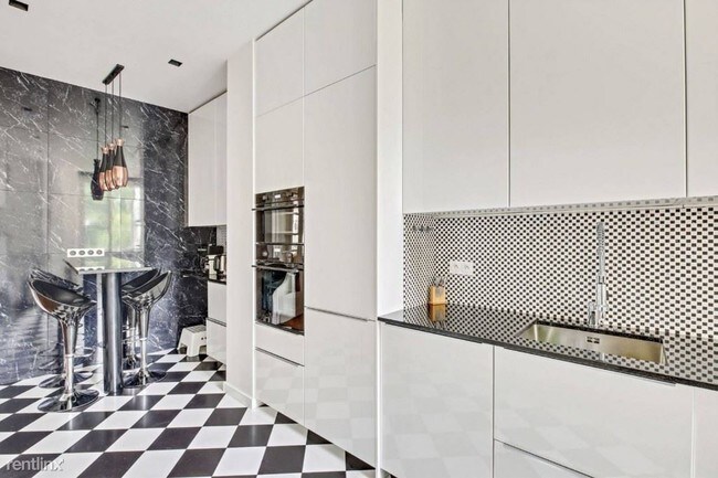 Building Photo - 2901 MacArthur Blvd