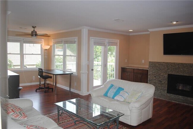 Building Photo - 1538 Chantilly Dr NE