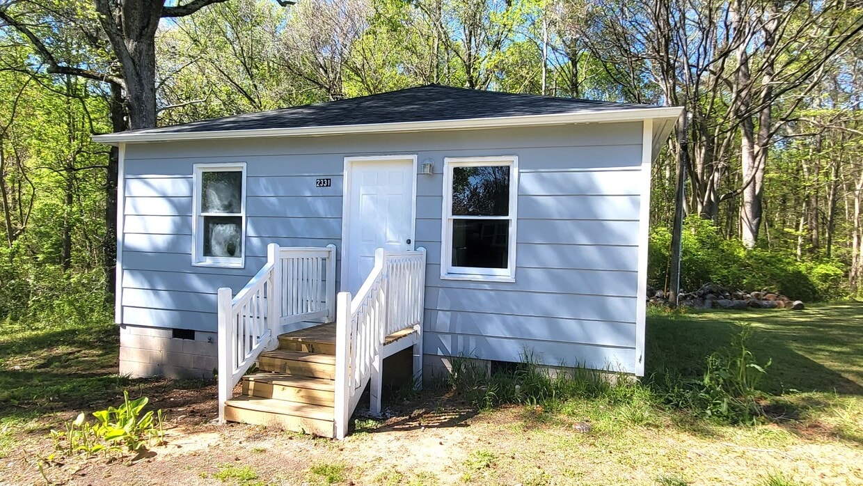 Primary Photo - Remodeled Two Bedroom House for Rent in La...