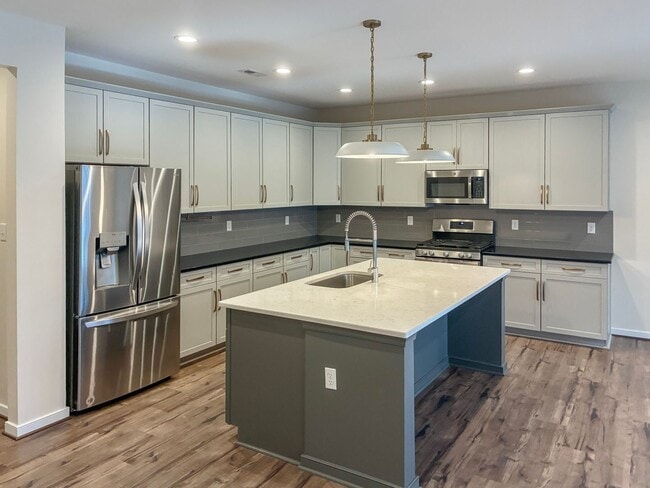 Foto del edificio - 4 Bedroom, 3.5 Bathroom in Magnolia Green