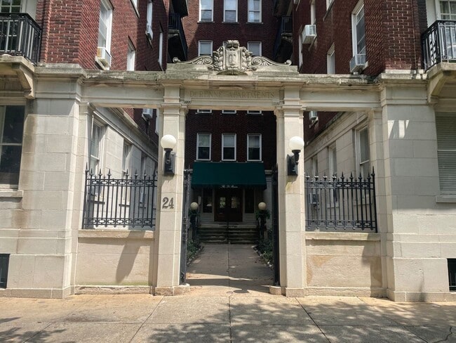 Building Photo - 24 E Liberty