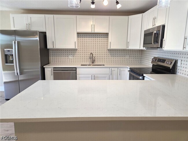 Building Photo - 1608 Park Meadows Dr