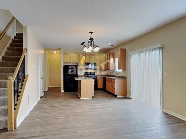 Foto del edificio - 6694 Wilmot Ln