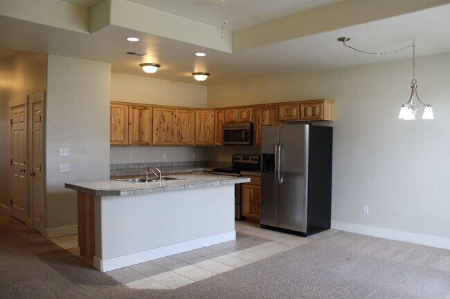 Building Photo - Beautiful Townhome for RENT in Rifle