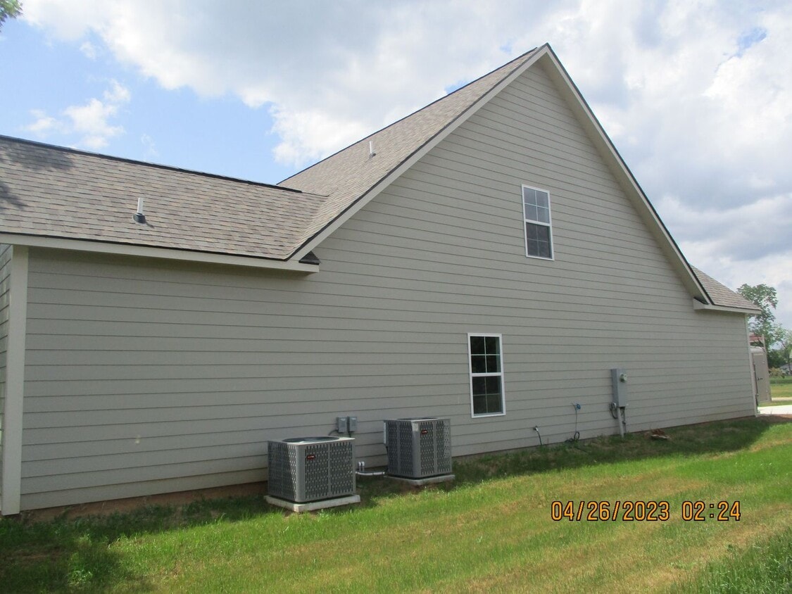 Building Photo - 127 Chelmsford Ct