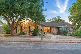Building Photo - 9901 Chukar Bend