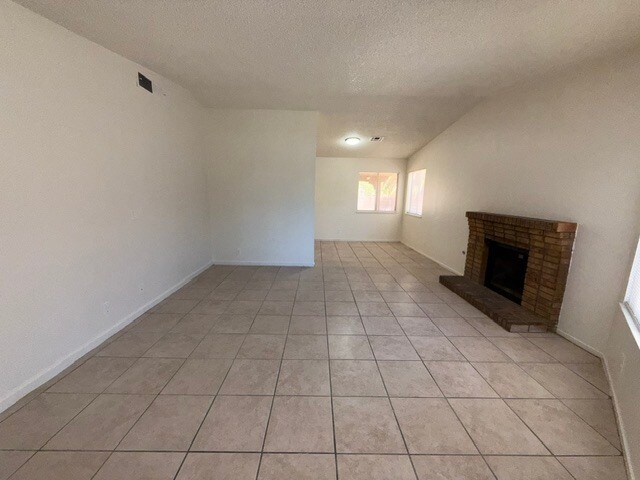 Foto del edificio - 6540 Pleasant Plains Way