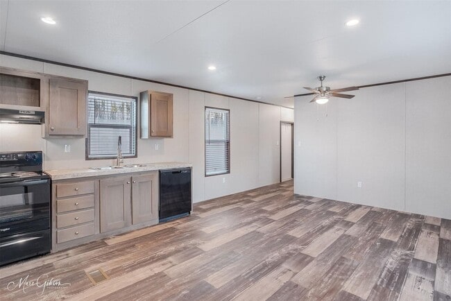 Building Photo - South Bossier Rental