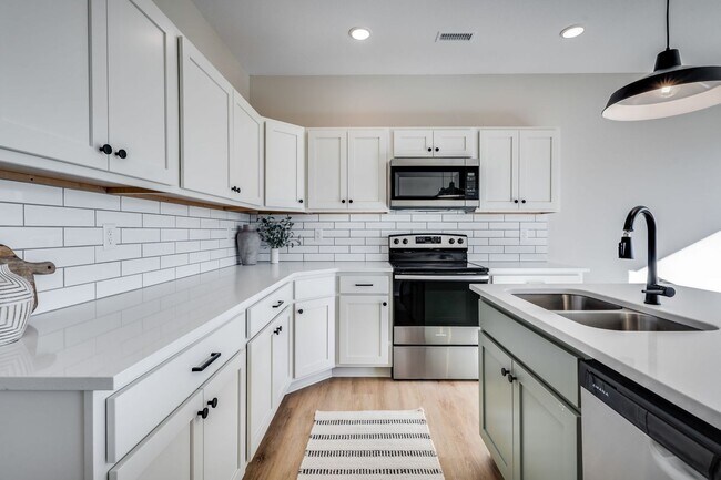 Foto del edificio - Pineway Tracy Plan