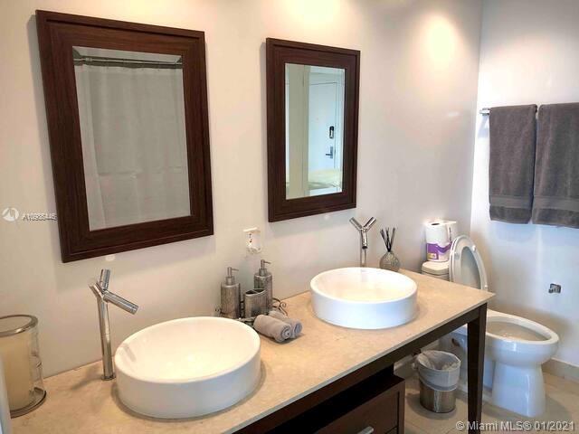 Foto principal - 485 Brickell Ave