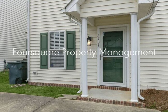 Building Photo - Townhome | Heddingham Community | 2nd Floo...