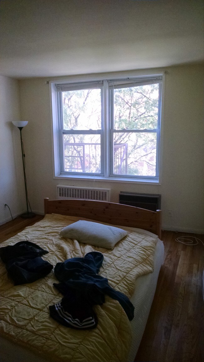 Foto del edificio - 2160 Center Ave