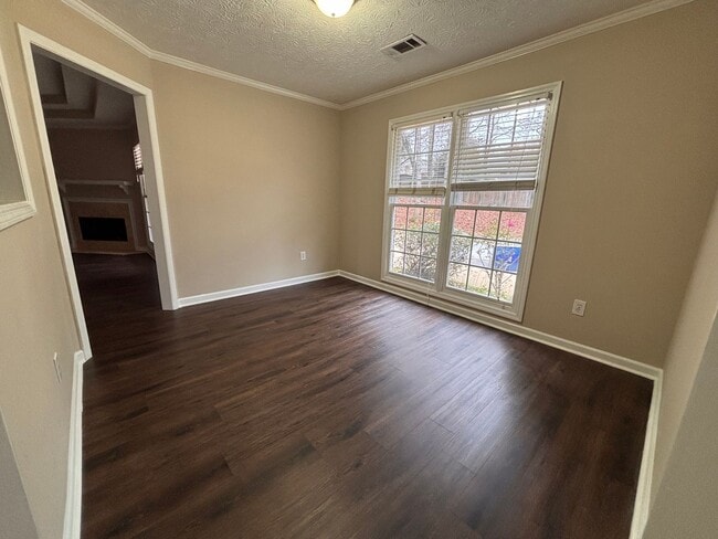 Building Photo - Executive Rental with Pool and Fenced yard