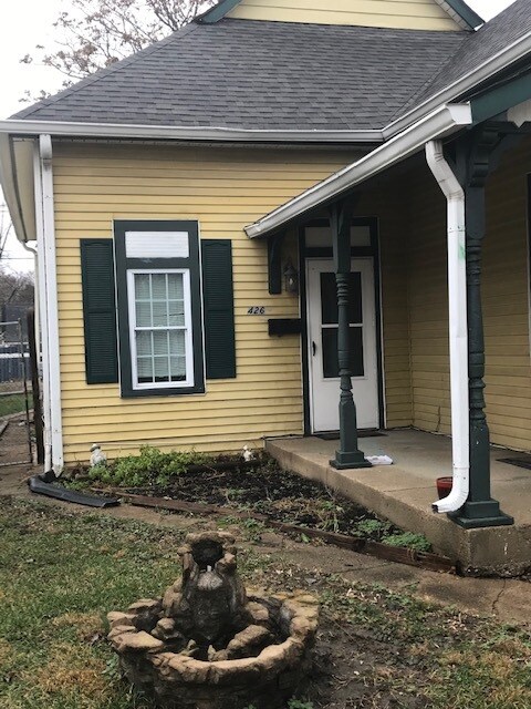 Foto principal - 426 N Warman Ave