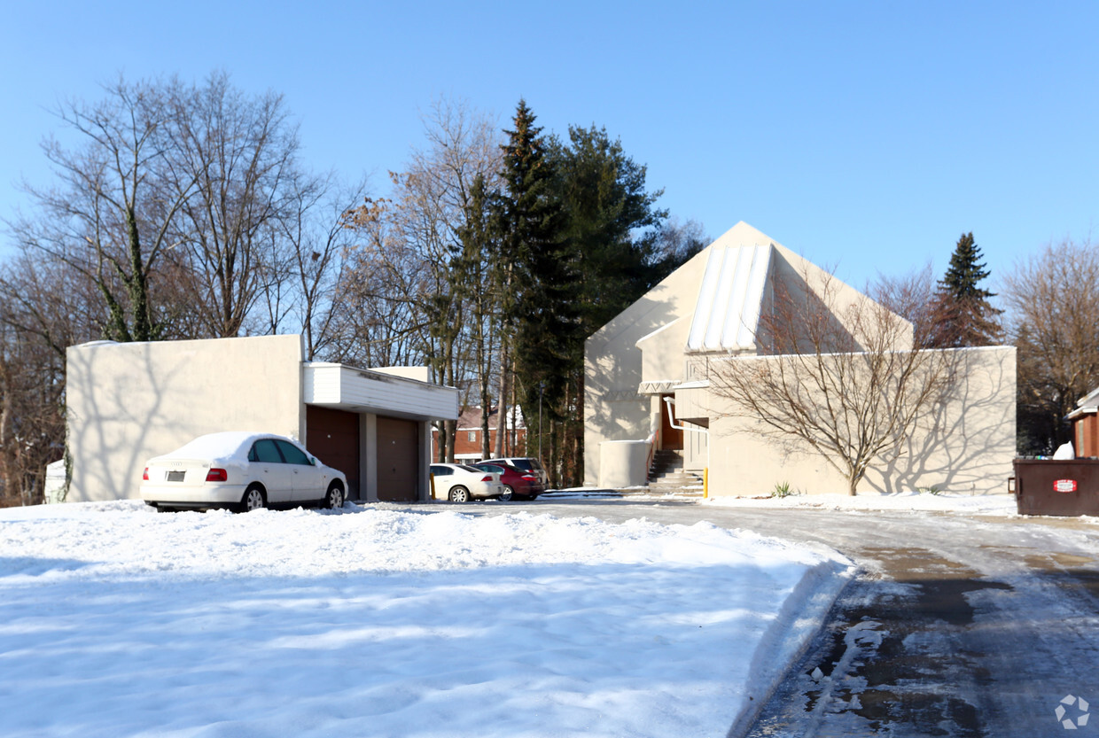 Primary Photo - North Market Apartments