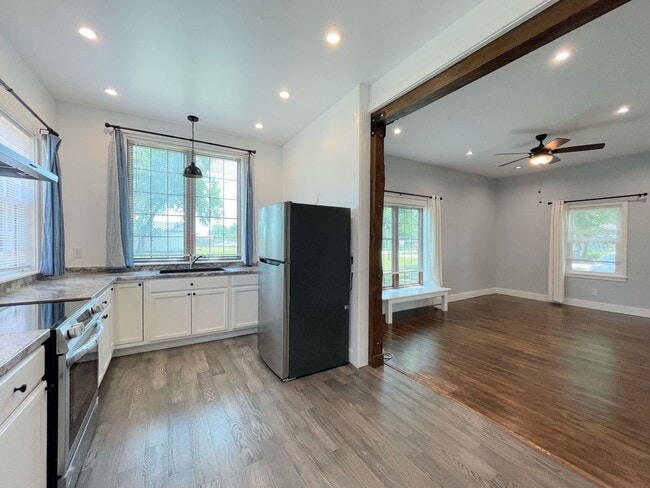 Foto del edificio - Updated 2 bedroom home