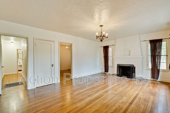 Foto del edificio - 1067 Willow Glen Way