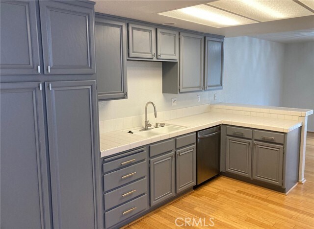 Foto del edificio - 13516 Apricot St