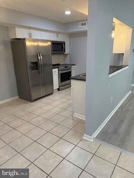 Building Photo - 313 Gregorys Way