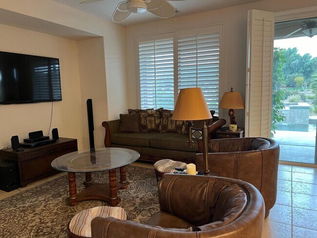 Foto del edificio - 60607 Juniper Ln