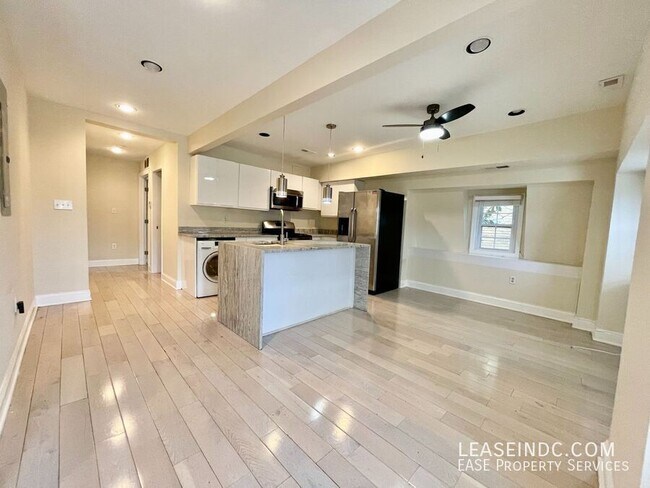 Foto del edificio - 3646 New Hampshire Ave NW